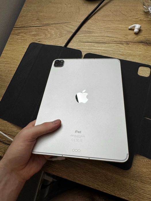 Apple iPad Pro 11" (M1, 3. gen) — Wi-Fi + Cellular 5G, 128 GB