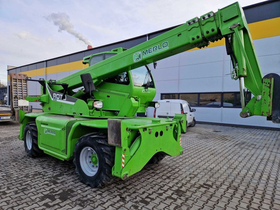 Usługa ładowarką teleskopową Wynajem zwyżki Merlo Manitou