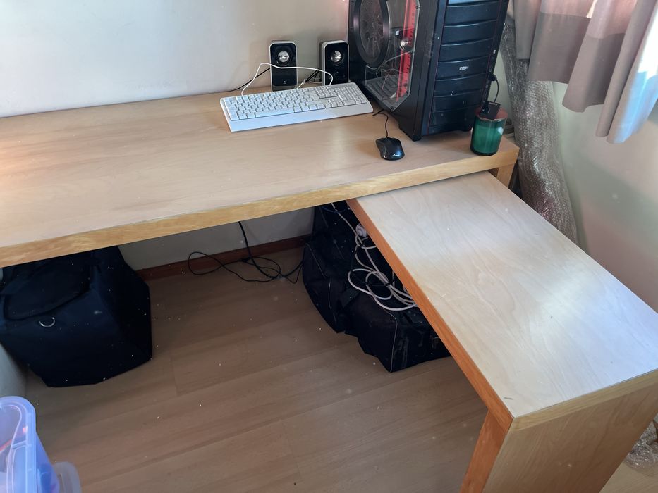 Vendo Secretária IKEA c/painel extraível