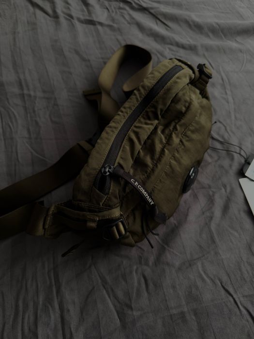 оригінал сумка c.p company