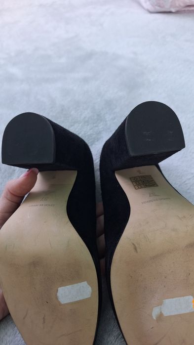 Czarne zamszowe czółenka tatuum 37