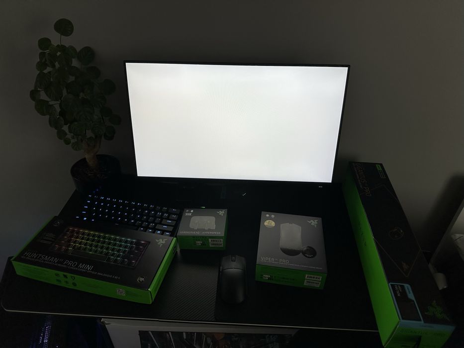 Zestaw Komputer gamingowy do gier | Ryzen 5 7600X + RTX 4060 + 360Hz + Razer