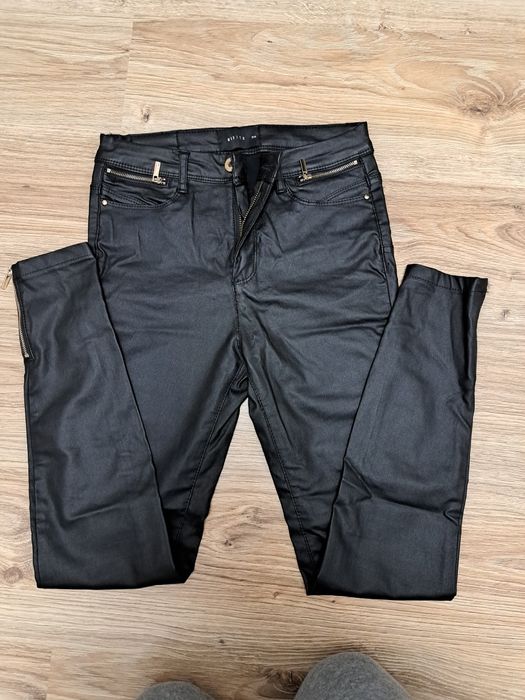 Spodnie skinny woskowane Mohito 34