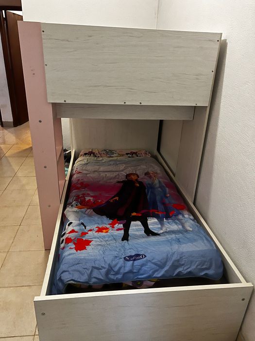 Beliche com roupeiro e gavetas