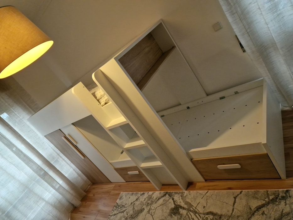 Beliche duplo com roupeiro