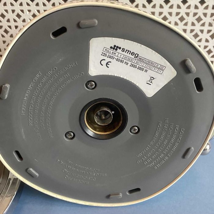 Чайник електричний Smeg 50 Style,  1,7 л, бежевий , Великобританія