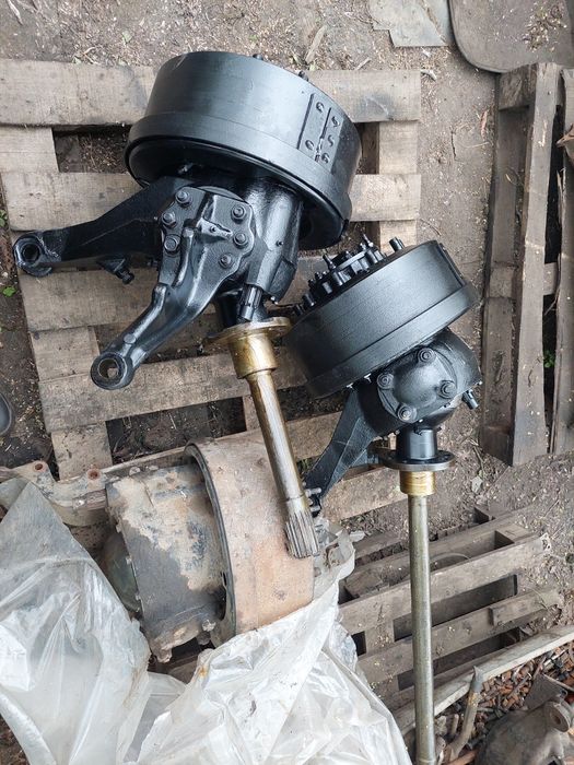 Мост передний.поворотные кулаки.Зил 131.Урал.Камаз