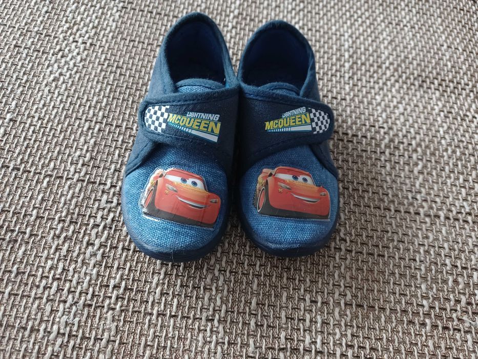 Nowe buciki kapcie 20