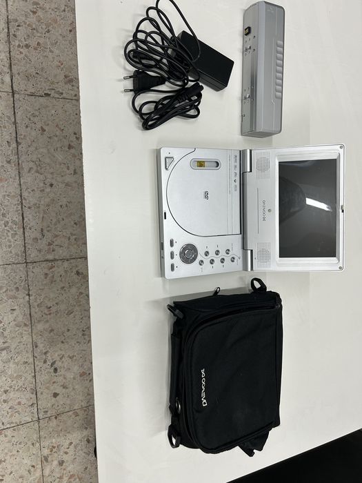Vendo DVD Portátil.