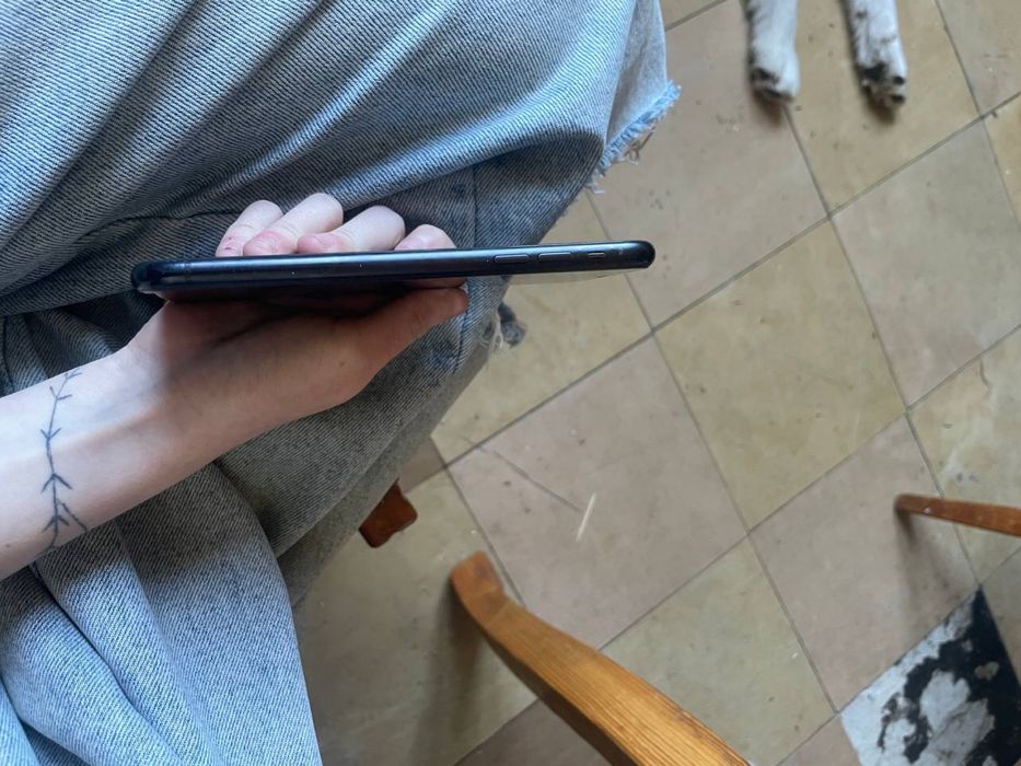 Обменя айфон xr 64gb