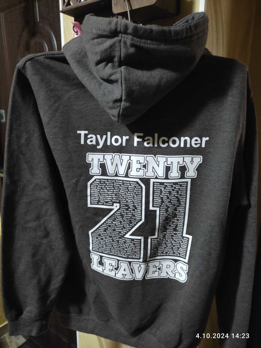 продам пакетом одяг в школу хлопцю