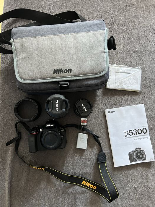 Nikon D5300 + Nikkor 18-55 + Tamron 70-300 + torba + bateria + karta 8 GB