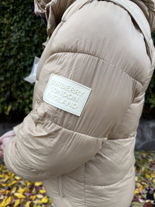 Стильна куртка Burberry (трансформується у жилетку)