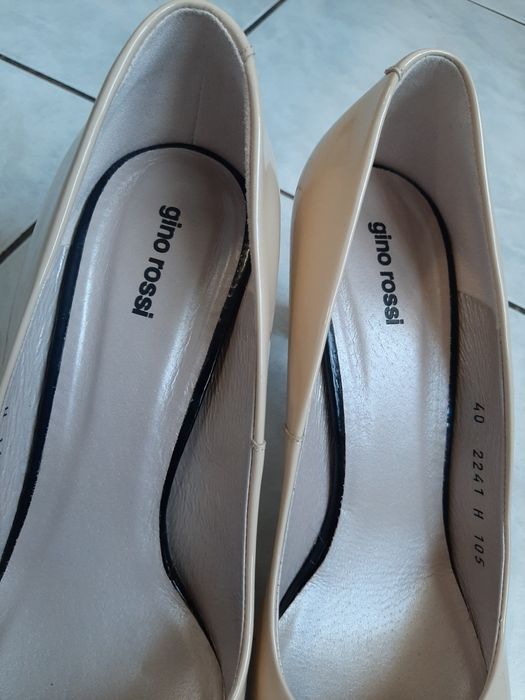 Czułenka lakierowane Gino Rossi