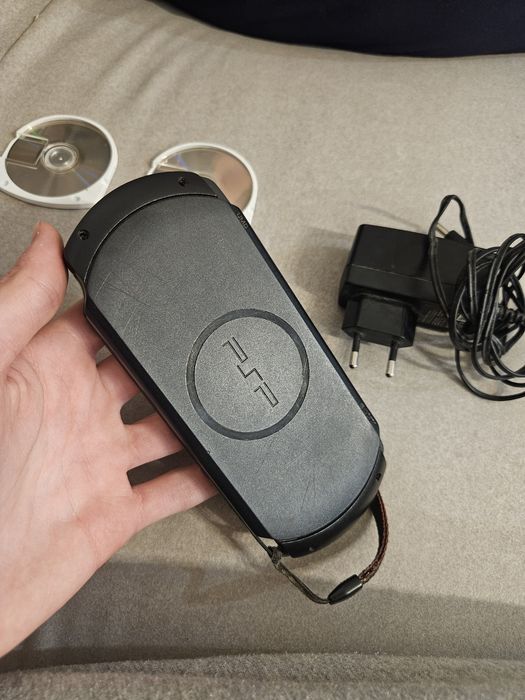 Sony PSP E1004 | stan bardzo dobry | sprawna | zestaw