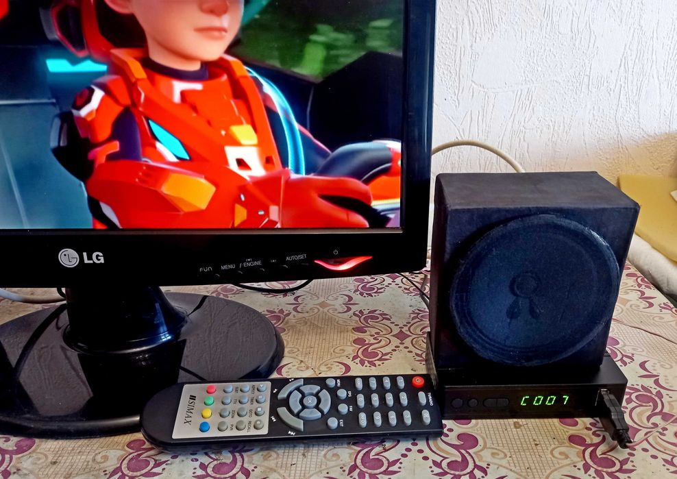 LCD телевизор 20"/22" c Т2 рабочий.
