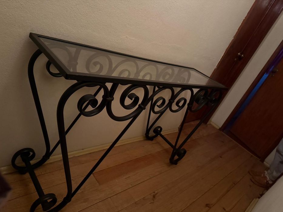 Consola em ferro com tampo em vidro