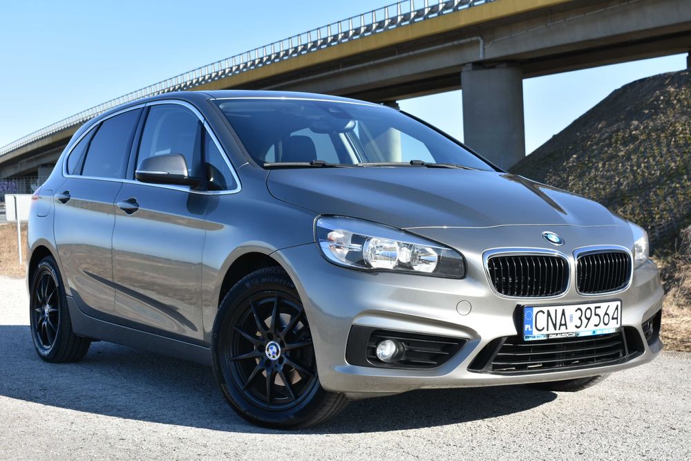 BEZWPADKOWE BMW 218d 2015r Active Tourer Skóra Panorama Nowe Opony