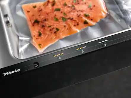 Вакуумний пакувальник Miele EVS 7010 OBSW