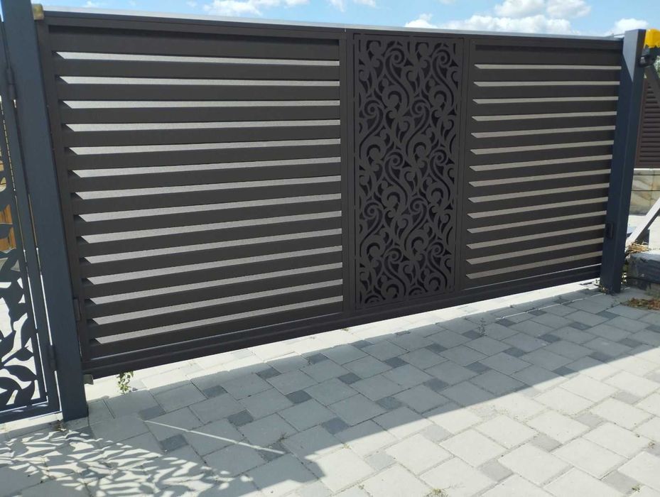 Відкатні ворота Жалюзі на проєм 3500х1700 - 48000 грн (уцінка)