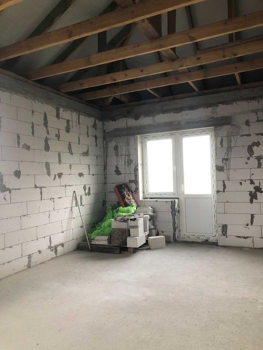 БУДИНОК + ЗЕМЛЯ | ЗА КНИЖКІВЦЯМИ |