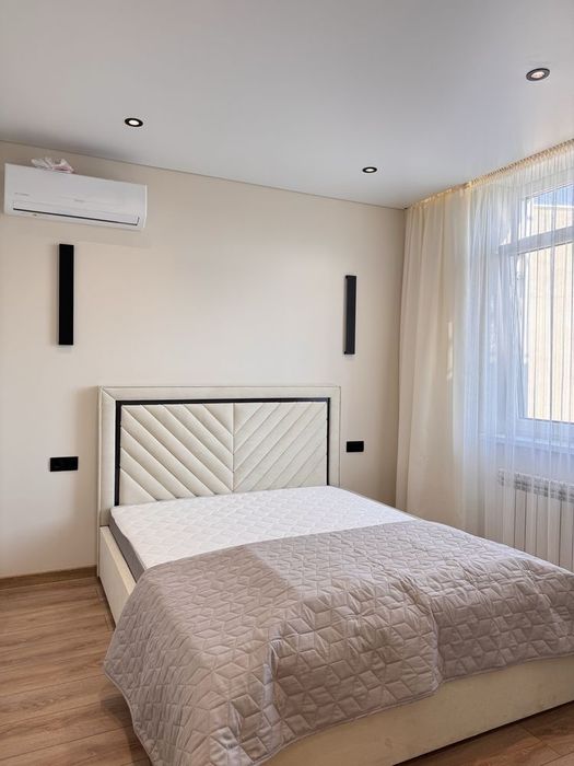 Продаж однокімнатної квартири з диваном| Центр | Однушка | 1,5 к |