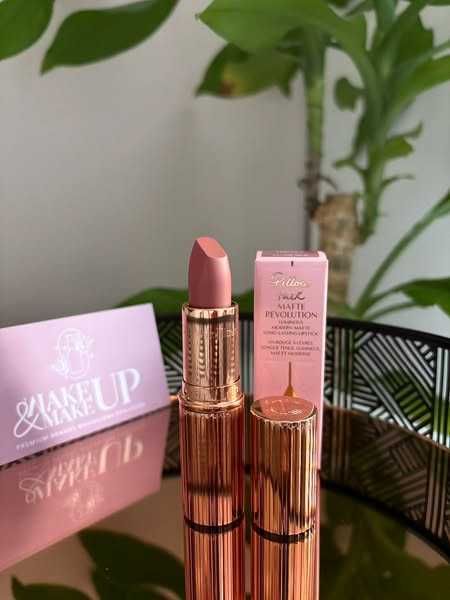 Charlotte Tilbury Pomadka Pillow Talk Matte Revolution