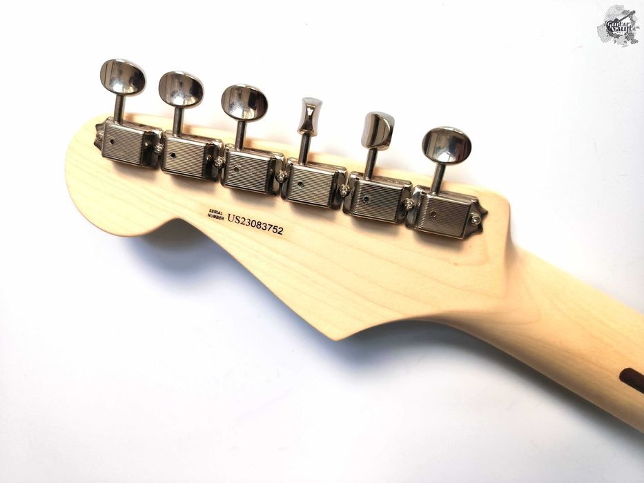 Новий Fender® Eric Clapton "Blackie" Stratocaster® '2024