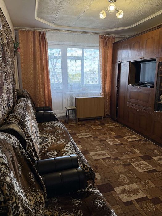 Продаж 4-х кімнатна по вул. Прилуцькій