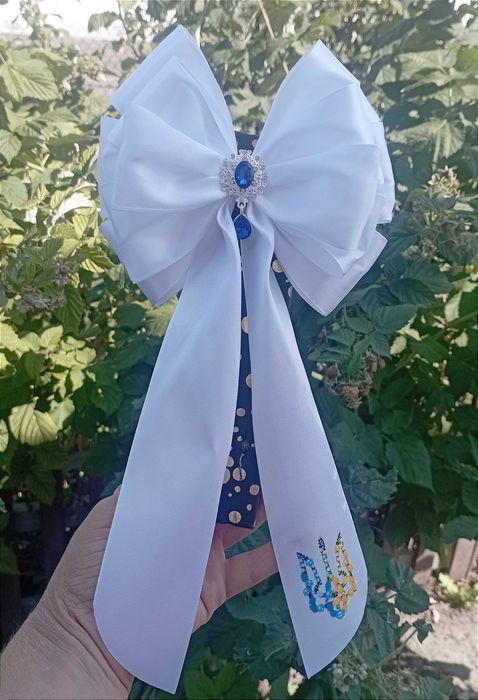 Бантик, великий бант, білий бант