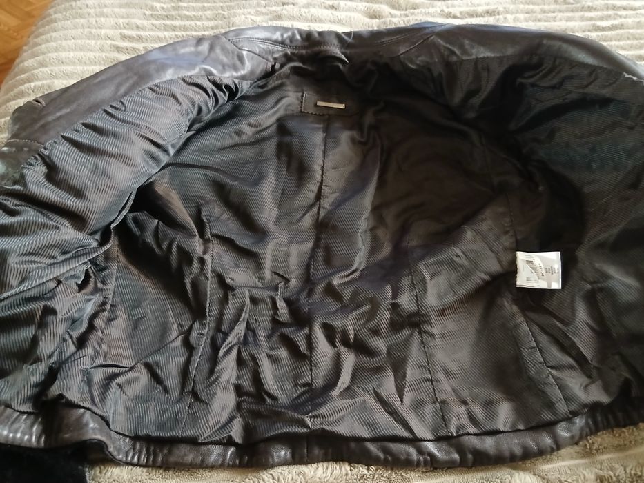 Продам шкіряну шикарну весняну куртку р 44