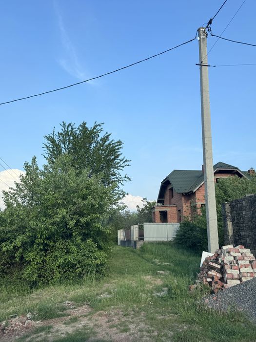Микитинці ділянка 8 соток або за бажання 3 ділянки разом 23,5 сотки