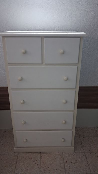 Cómoda de 6 gavetas em pinho