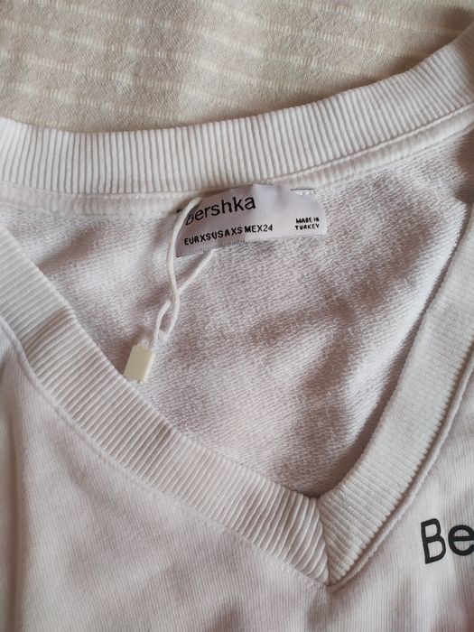 Джинси моми Reserved і безрукавка Bershka