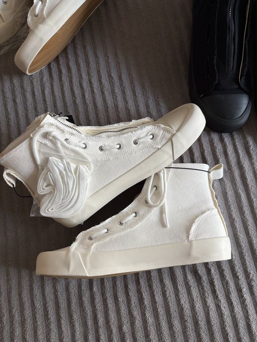 Кросівки GU x Undercover