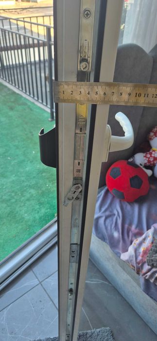 Продам балконні металопластикові двері