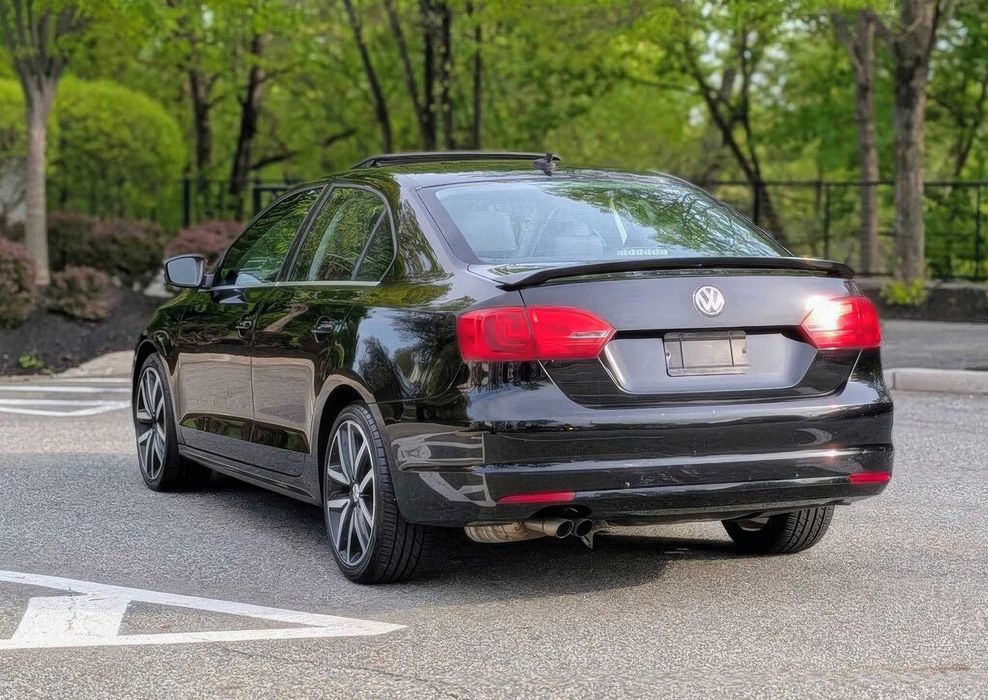 Volkswagen Jetta      2013