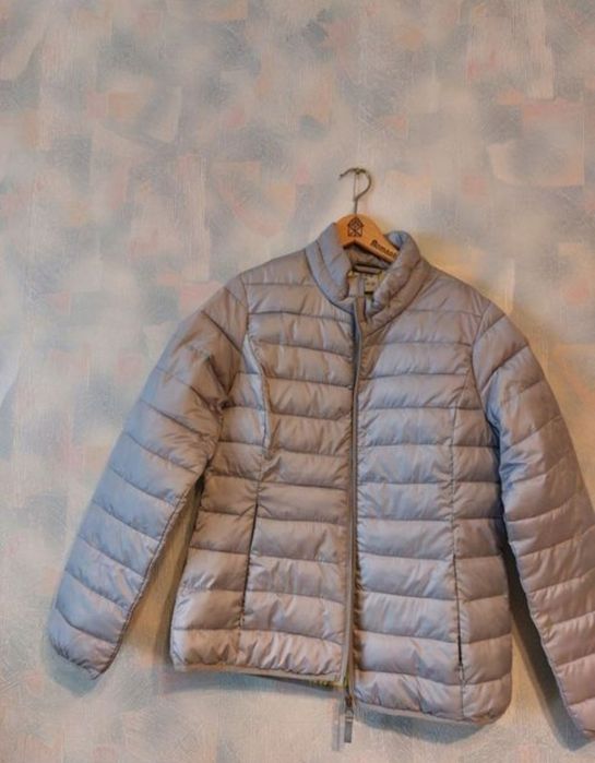 На школьницу весенняя