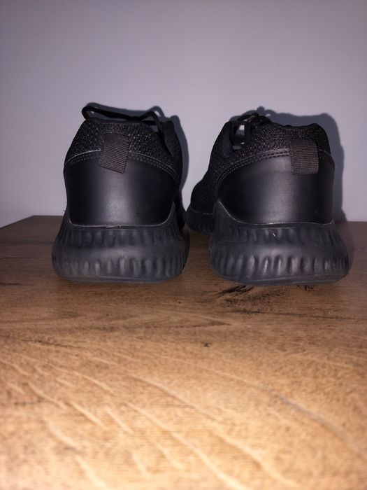 Buty sportowe r. 44