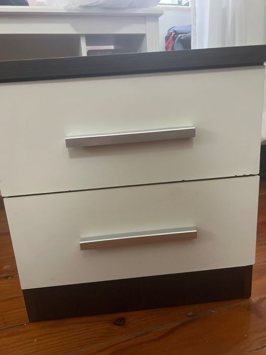 Mesa de cabeceira64740211368451120