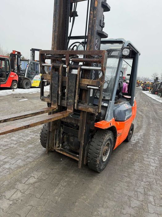wózek widłowy TOYOTA 7FGF25 LPG 2500kg 4.0m przesuw pozycjoner 2005rok