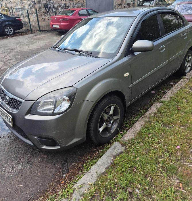 Продам KIA Rio II покоління, 2011 рік — 5300 $