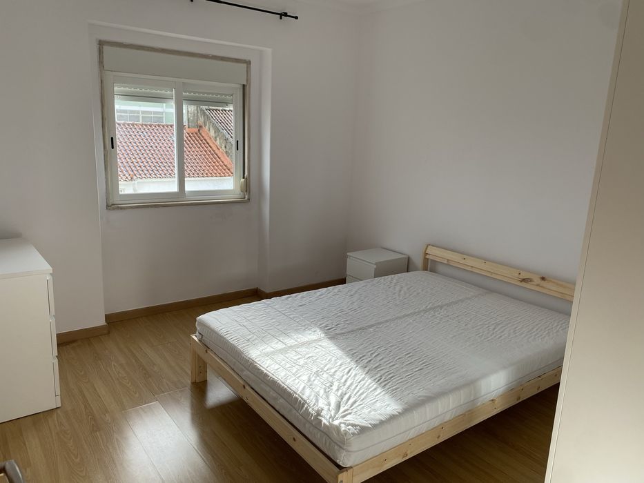 Aluga-se quarto cacem 3 disponiveis (1 pessoa por quarto)