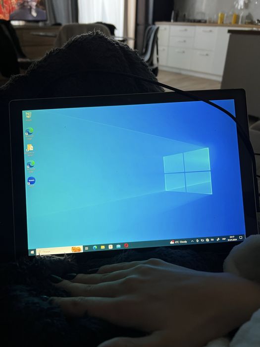 Microsoft 1796 surface 128gb