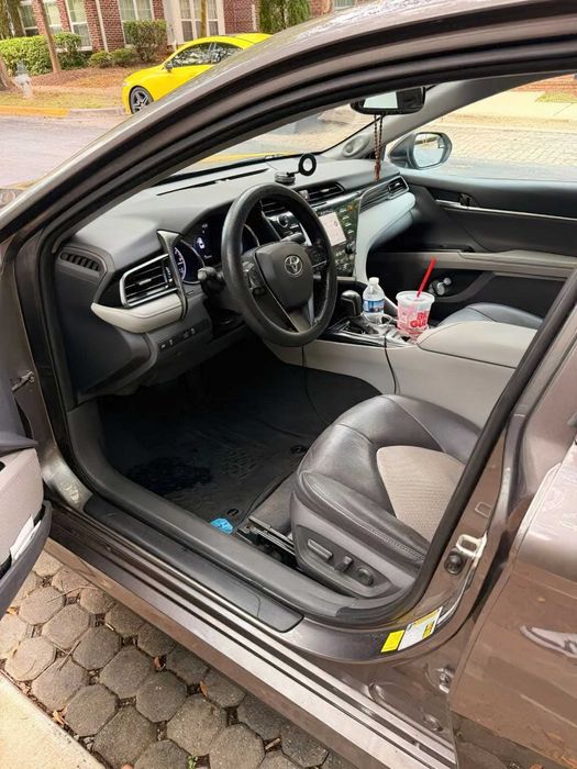 Toyota Camry XLE      2020