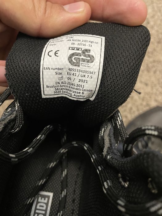 Взуття Parkside.