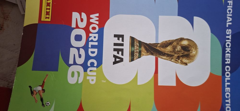 Troca  ou venda de cromos.