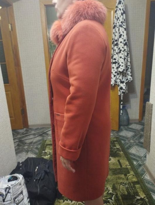 Пальто зимове ,дуже хорошої якості.