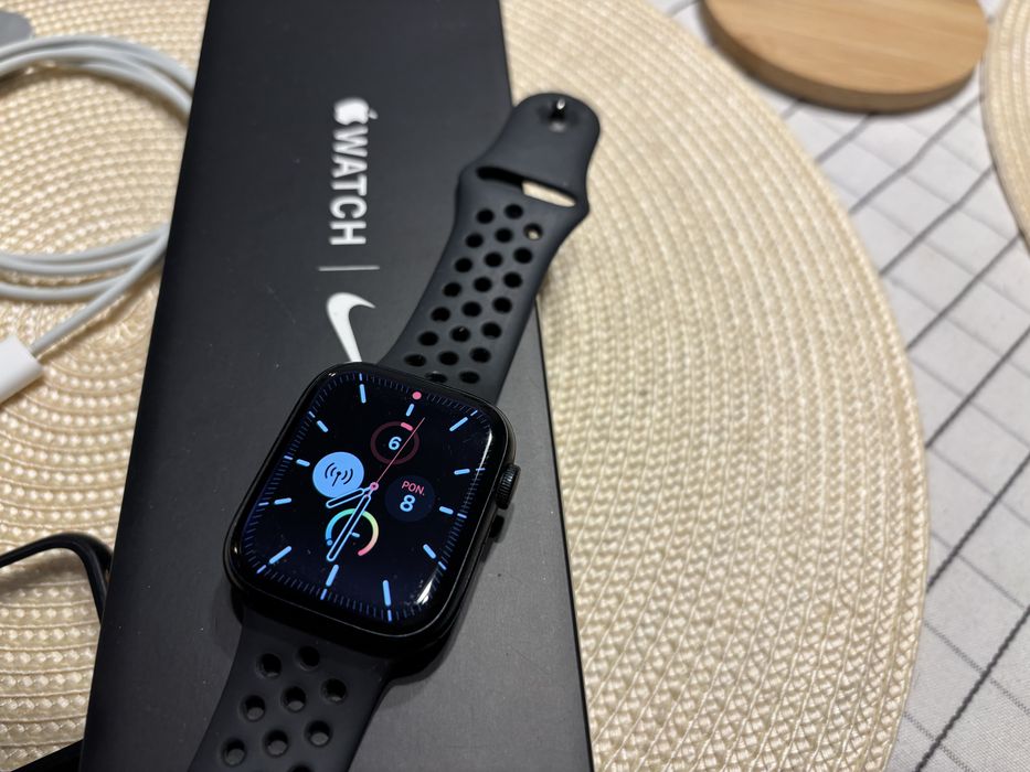 Apple watch GPS + Cellular Nike 45mm alluminium, stan jak nowy,pudelko