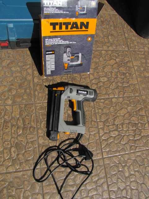 Titan gwożdziarka sieciowa 2100W TTB961NAL PISTOLET ELEKTRYCZNY 30MM
